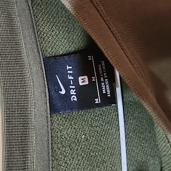 Nike Cropped Versa Pullover Size Medium Womens - Picture 2 of 6